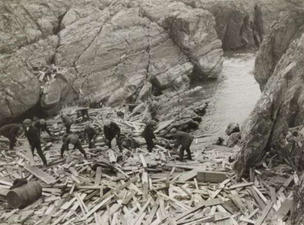 Funeral of the victims of the Otranto at Kilchoman on Islay