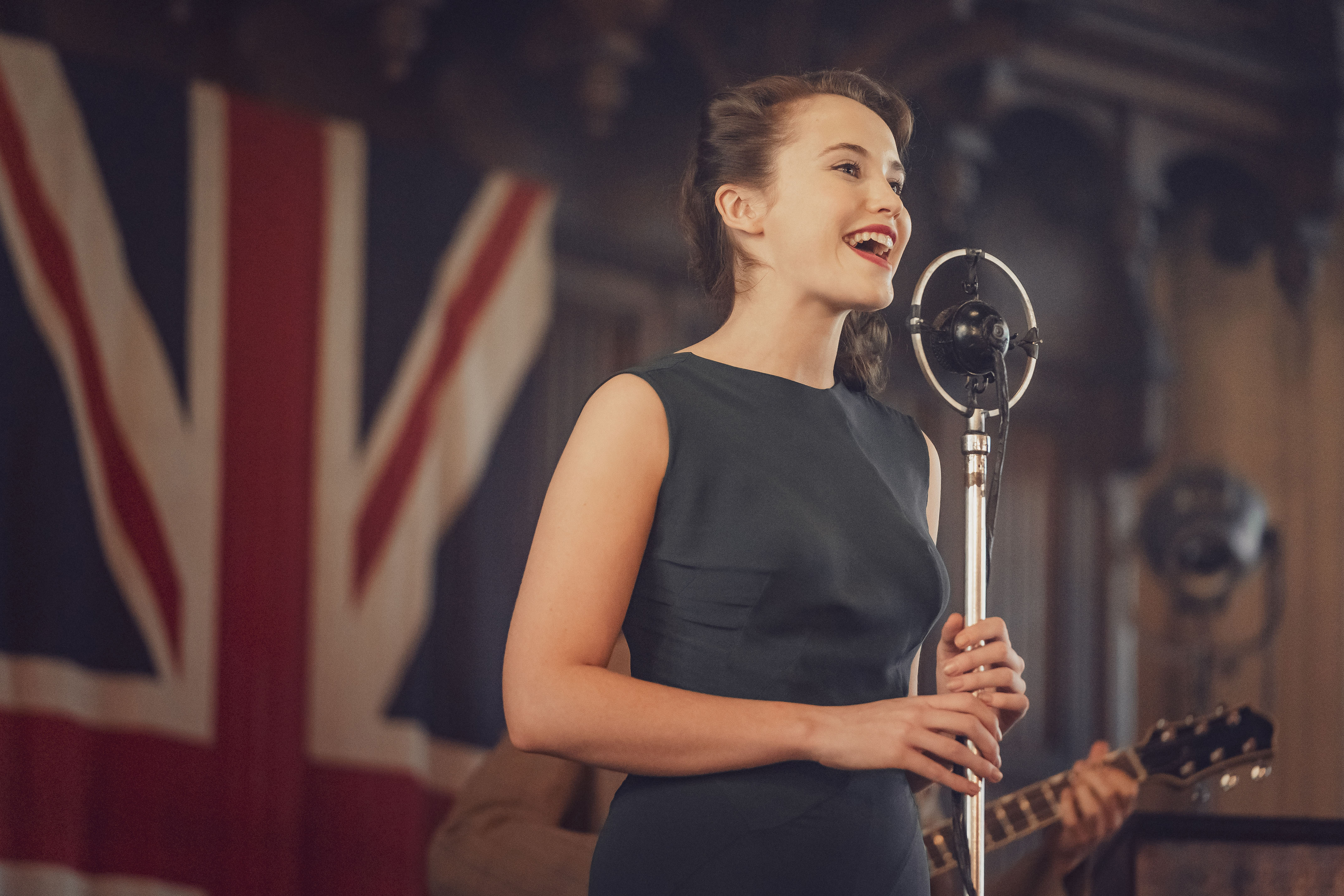 Julia Brown plays Lois Bennett. Credit: BBC Pictures