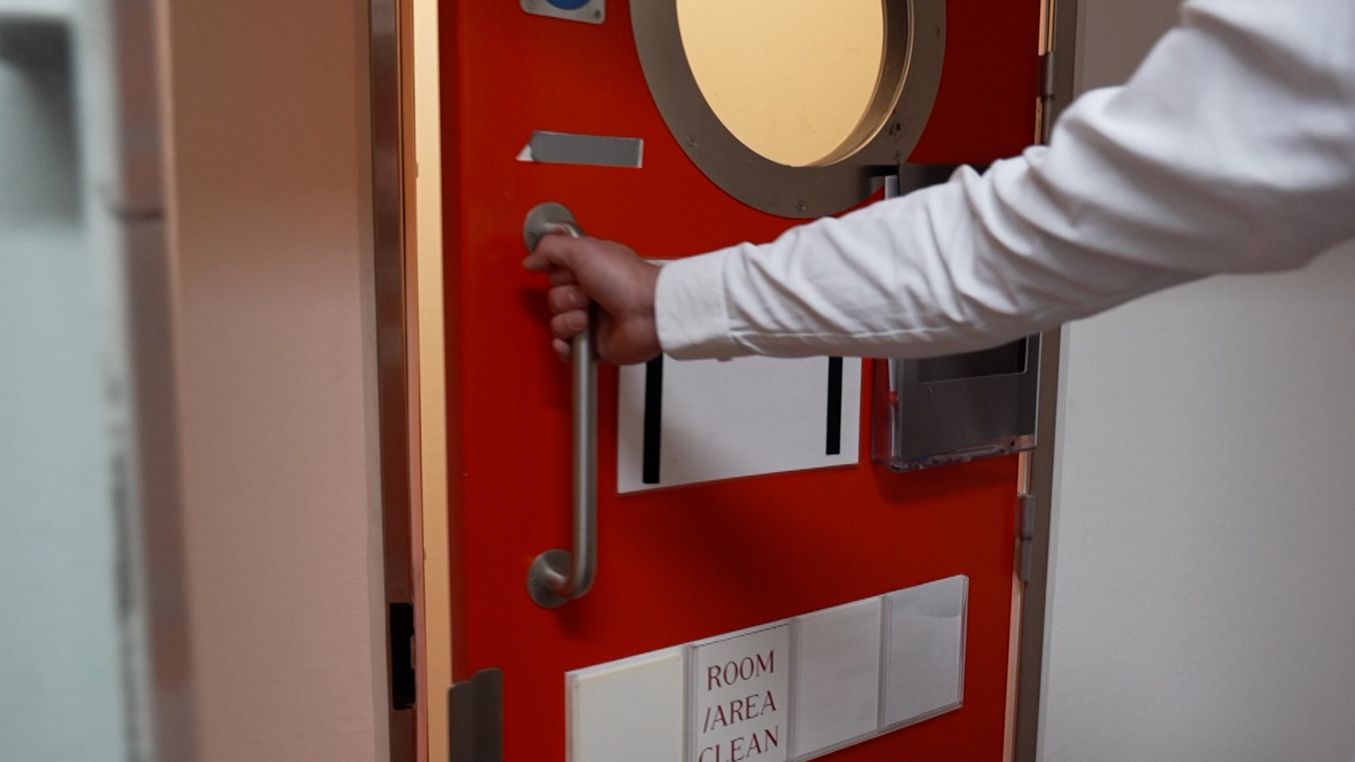 containment labs at DSTL ordered by level of containment using colours