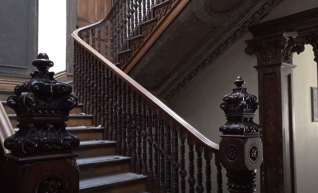 Craigavon House Staircase CREDIT The Somme Association/Somme Museum
