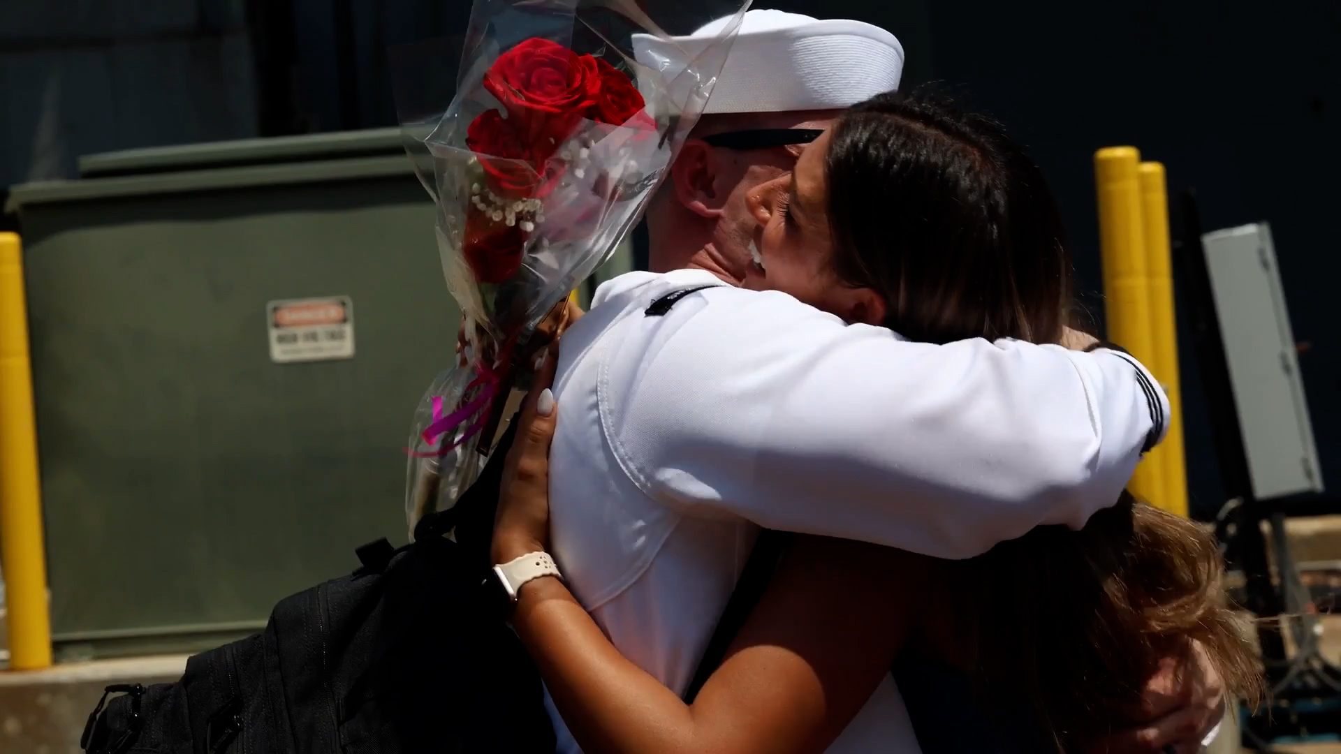 crew_of_uss_dwight_d_eisenhower_reunited_with_families_at_naval_station_norfolk_140724_credit_us_department_of_defense.