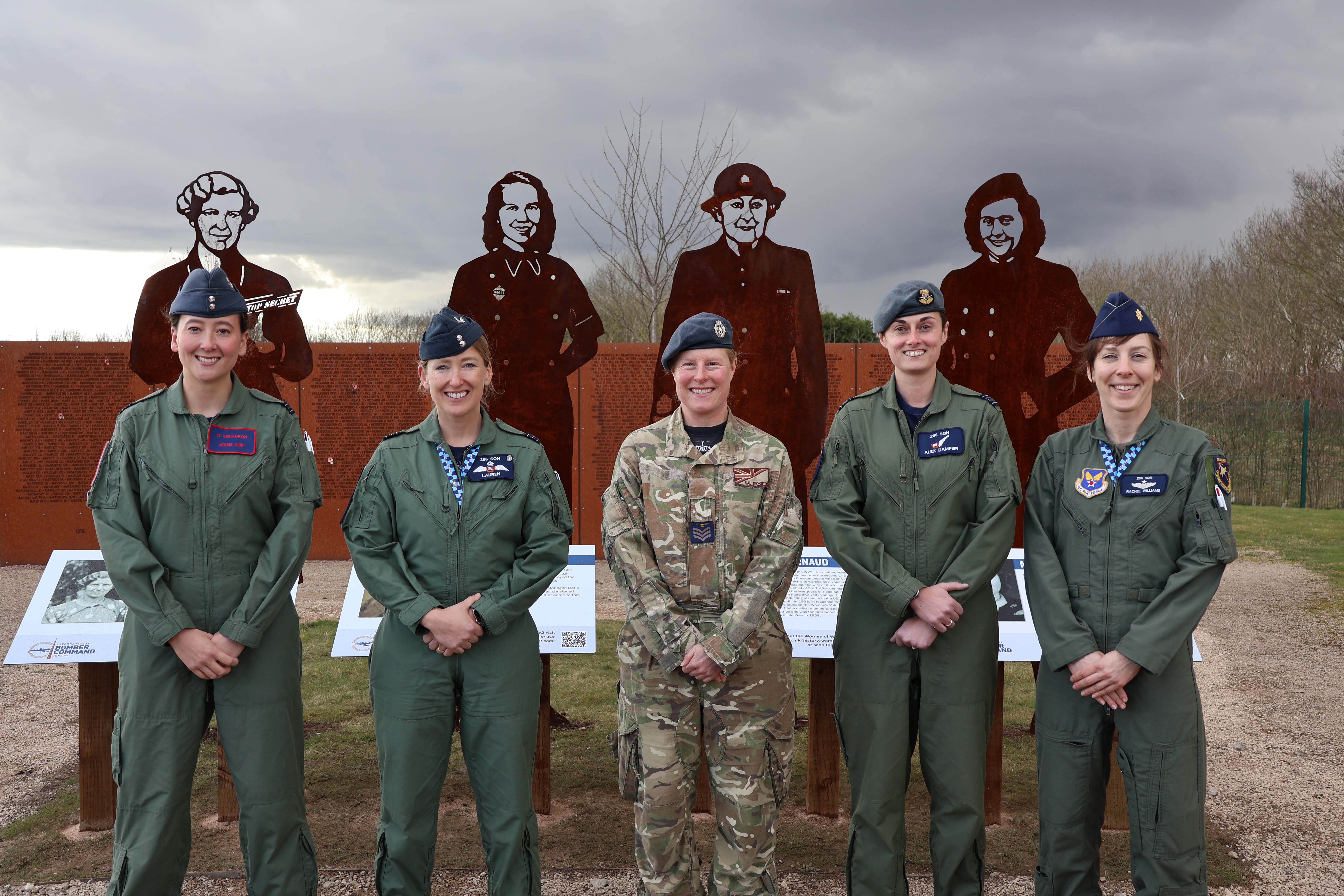 Squadron Leader Stewart and Major Williams, with Air Loadmaster Sergeant Thornton and Flight Test Engineer, Squadron Leader Dampier