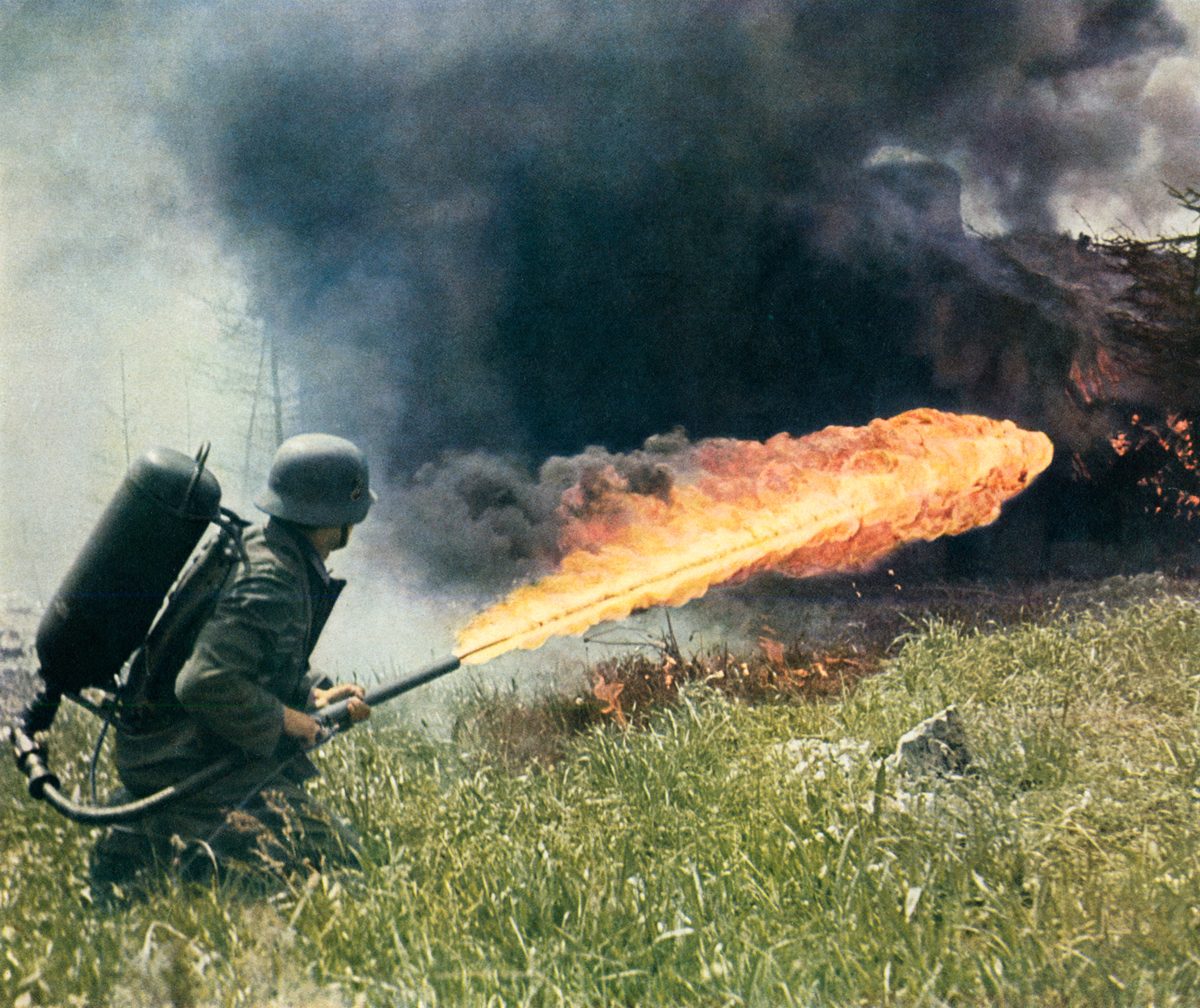 Wehrmacht Flammenwerfern German flamethrower operator on the Eastern Front early in the Russian campaign in WWII. Picture: Lordprice Collection / Alamy