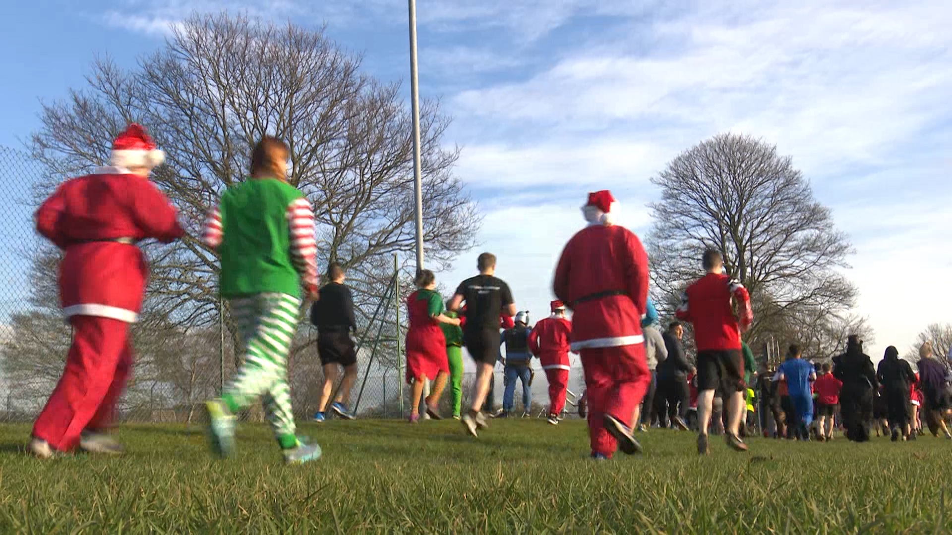 fun run 2 signal regiment 171219 credit bfbs.jpg 
