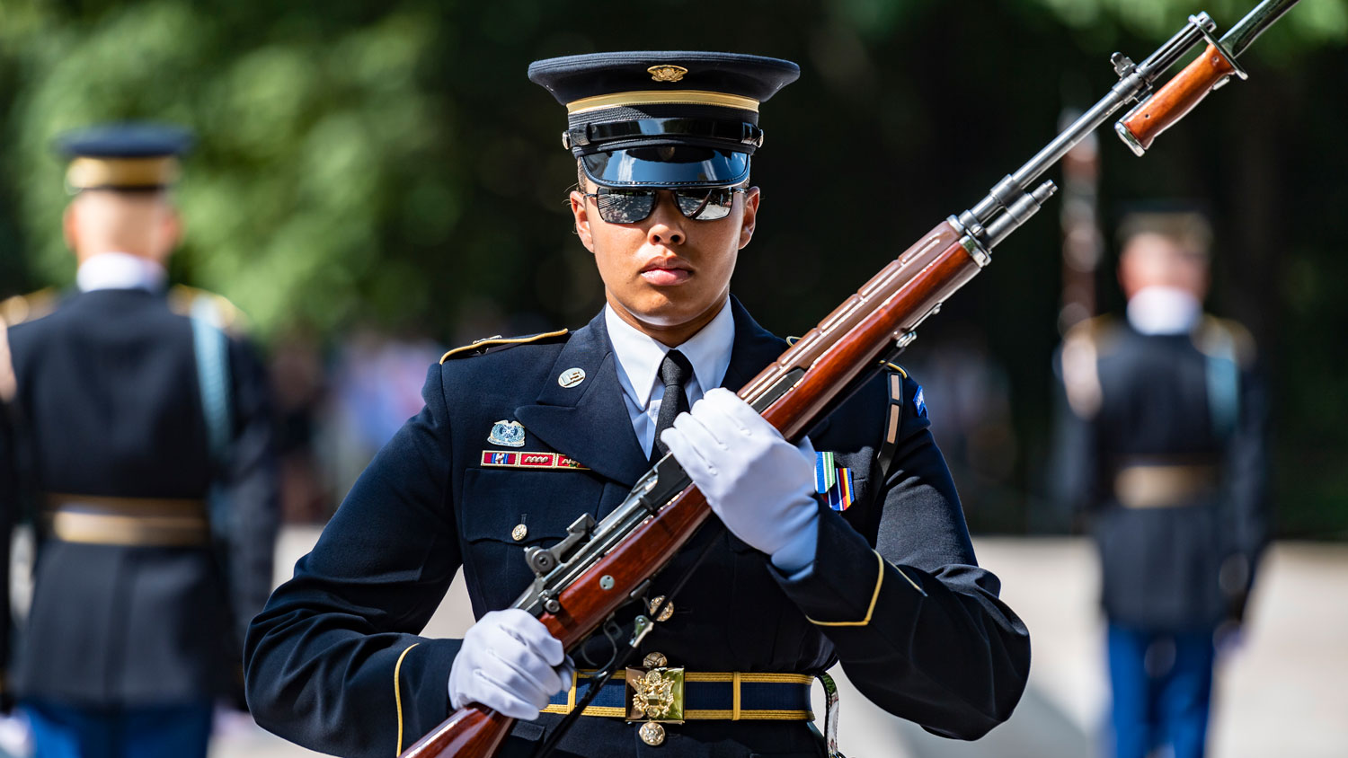 Image ID 6773015 a Tomb Guard takes part in the Changing of the Guard at the Tomb of the Unknown Soldier at Arlington National Cemetery, Virginia on 5 August 2021 CREDIT US Army Arlington National Cemetery