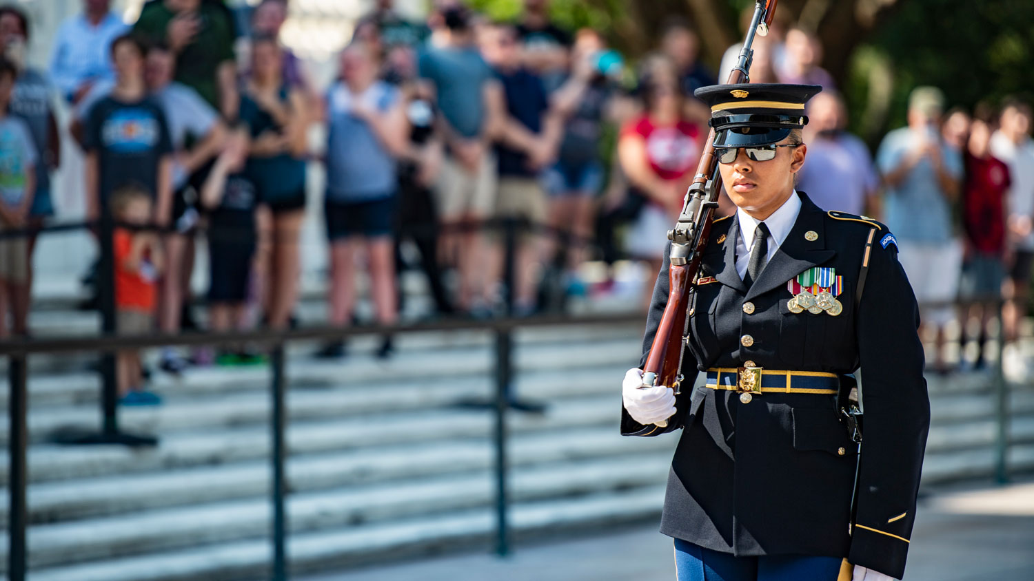Image ID 6773033 a Tomb Guard walks the mat at the Tomb of the Unknown Soldier at Arlington National Cemetery, Virginia on 5 August 2021 CREDIT US Army Arlington National Cemetery