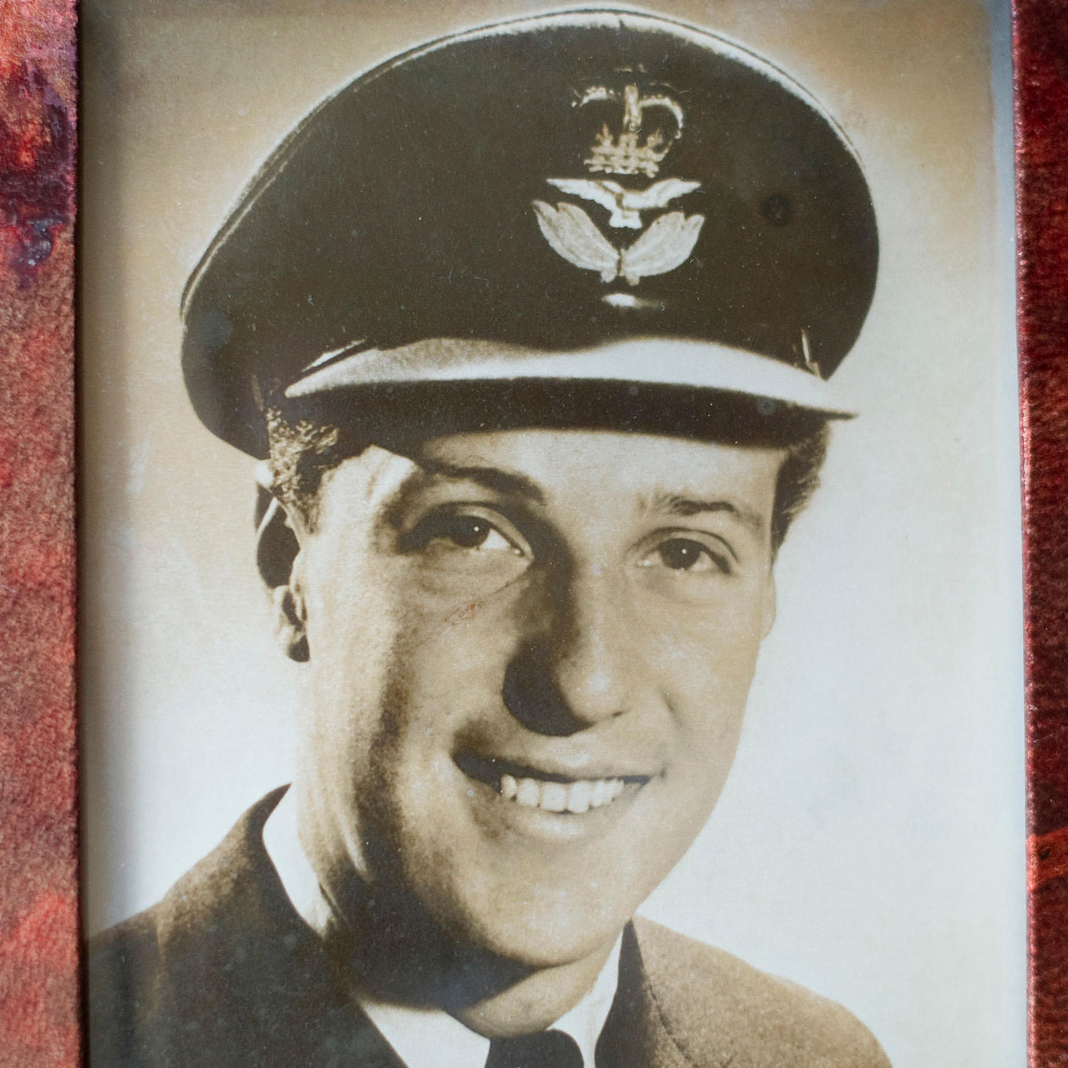 Image ID CACTW7 RAF veteran turned author Frederick Forsyth aged 19 while in the RAF NO REUSE CREDIT ZUMA Press, Inc. Alamy Stock Photo