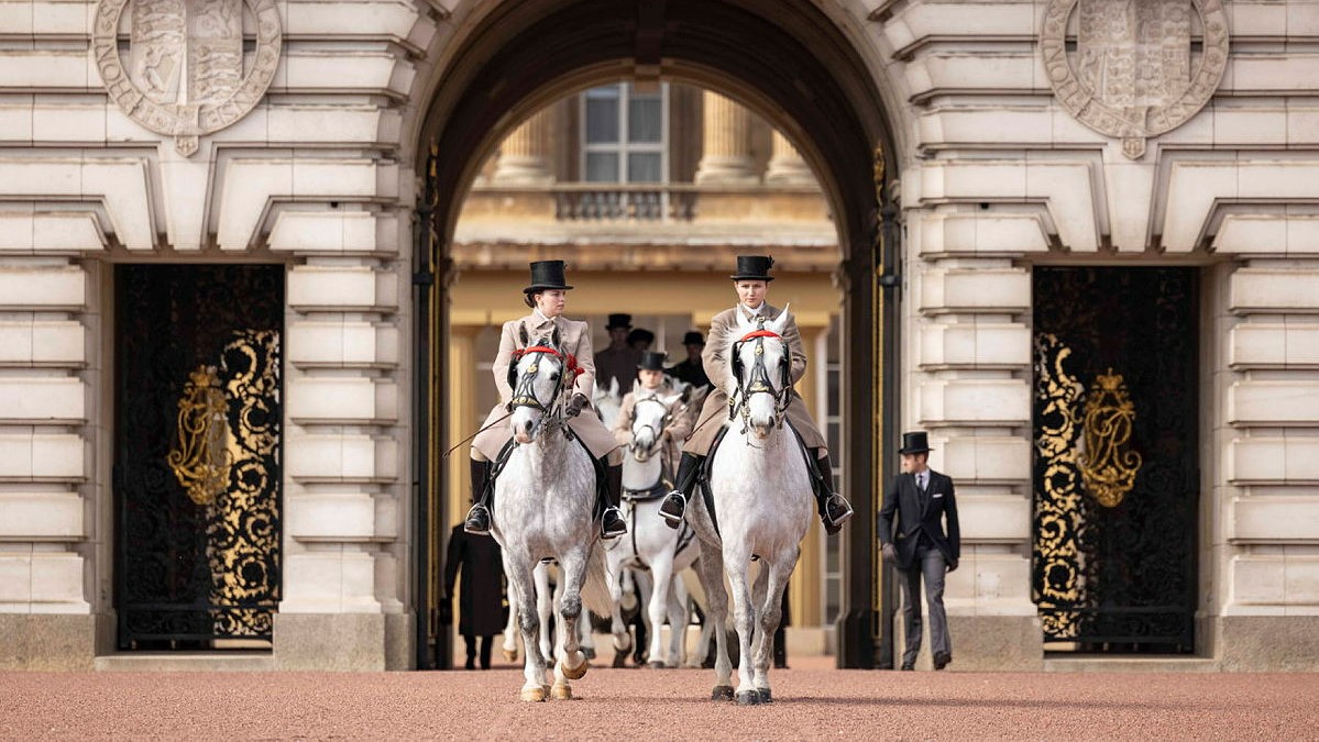 leaving buckingham palace trainign horses and soldiers 17042023 credit MOD.jpg 
