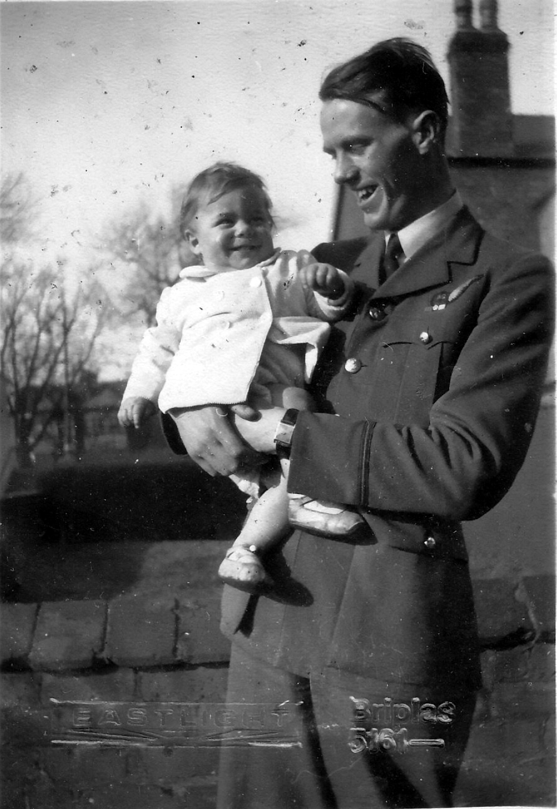 Stolen War medal SWNS 18/12/17 