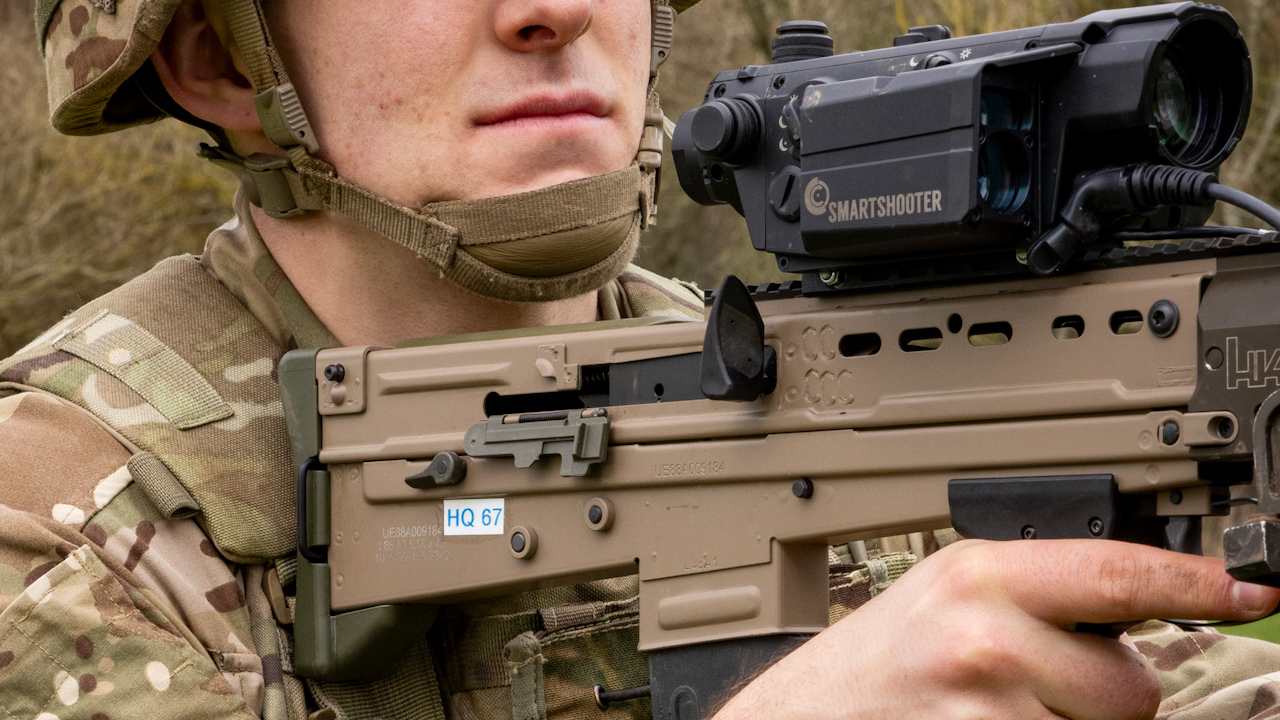 Paras have been training with the new anti-drone smart sight at at Fingringhoe Ranges in Essex (Picture: MOD)