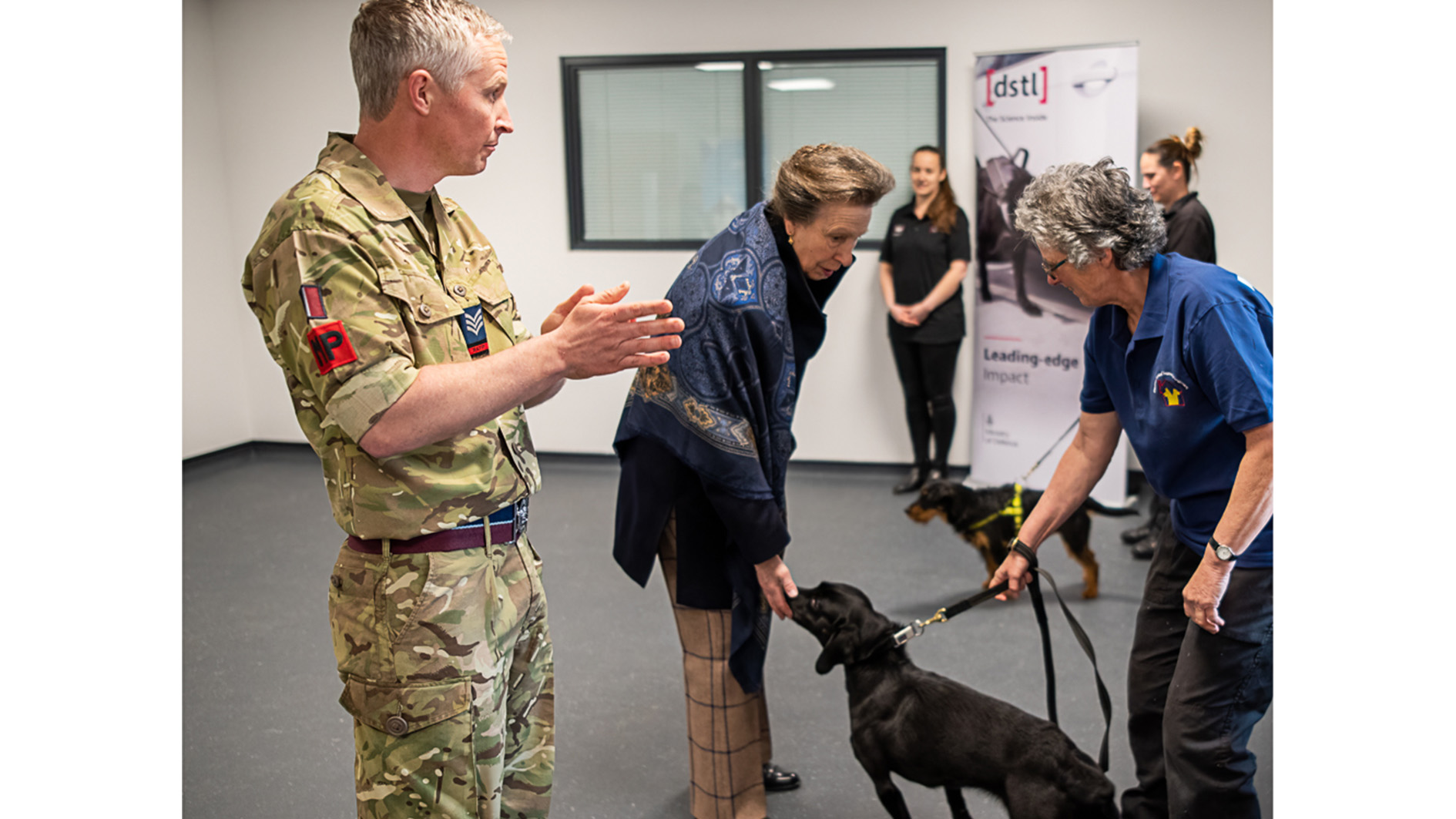 princess royal meets military dogs and handlers at DATR 29042022 CREDIT Crown Copyright / MOD 2022