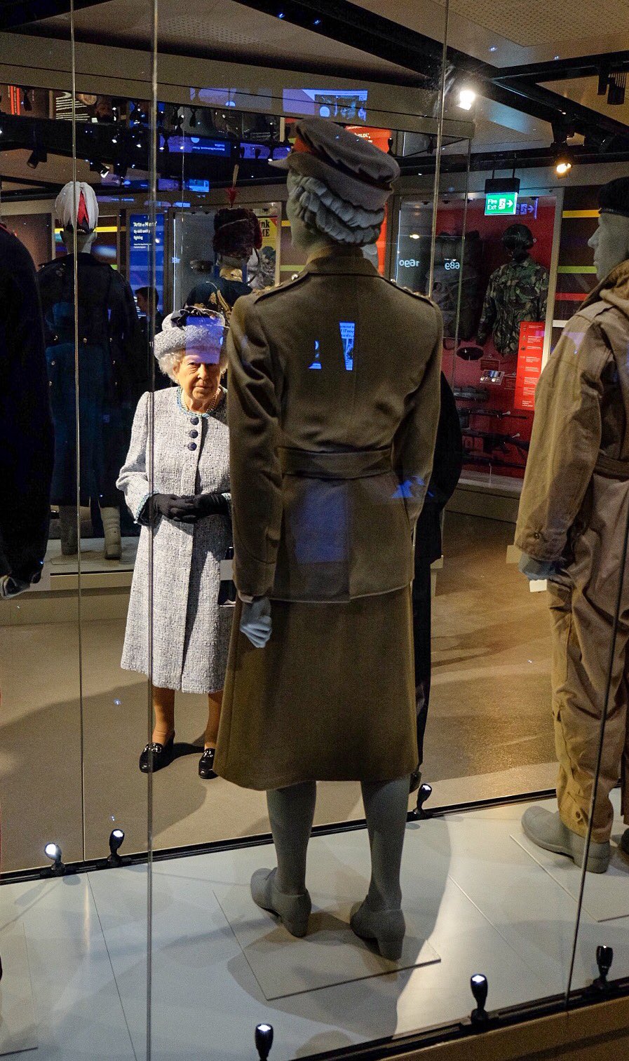 Queen uniform