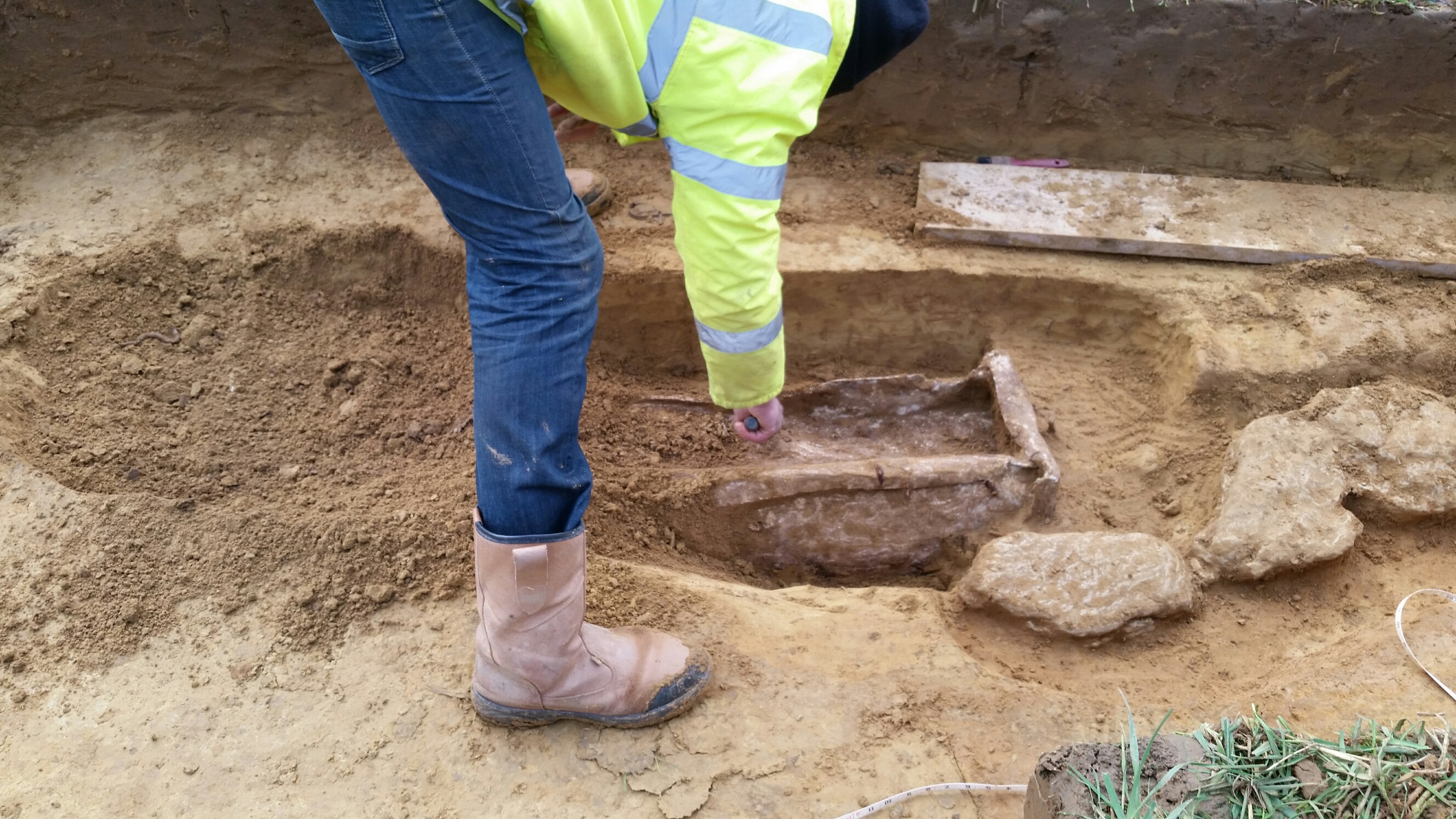 Roman Coffin Discovery 
