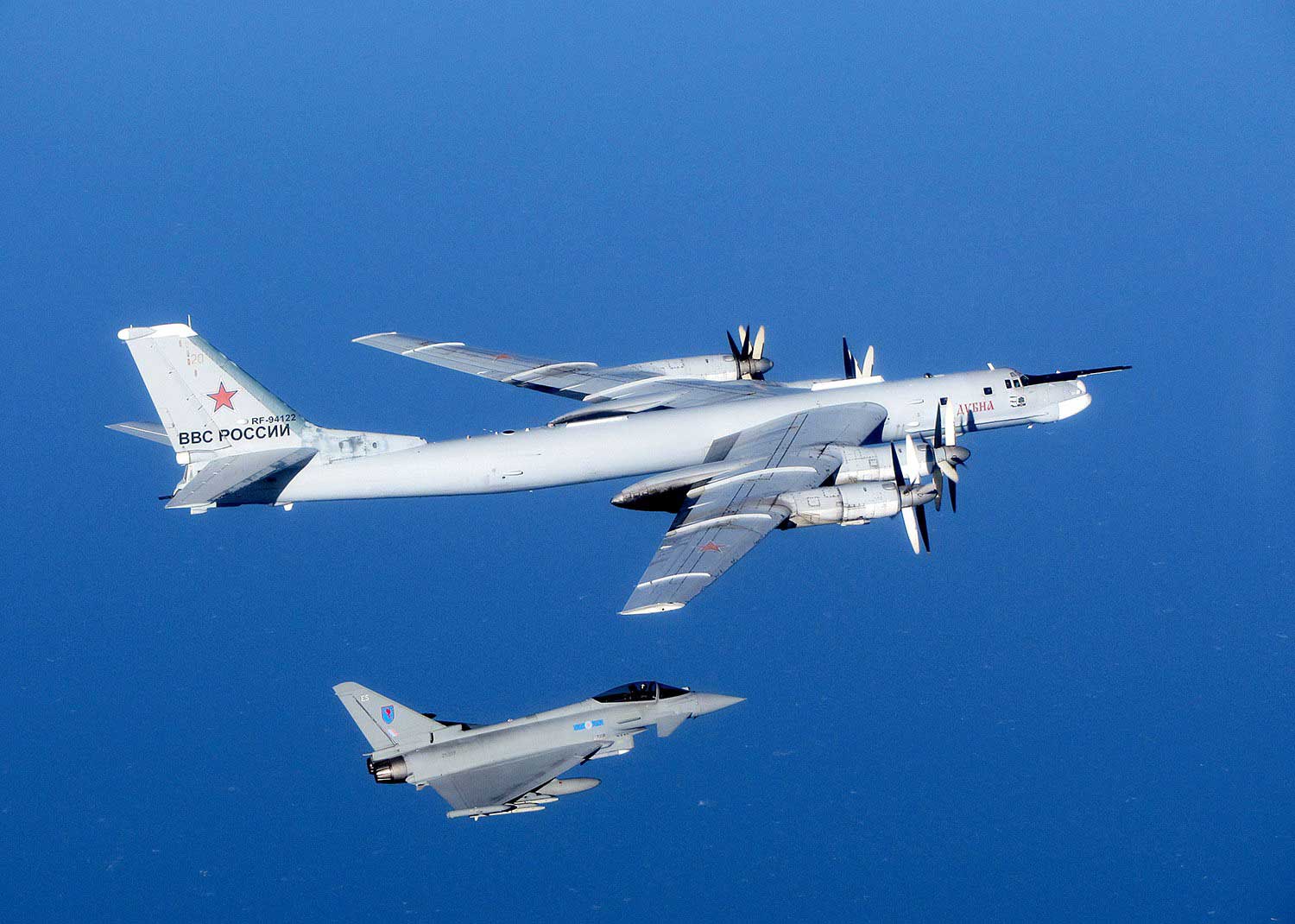 MoD Officials Ask Russians To Stay Away From UK Airspace