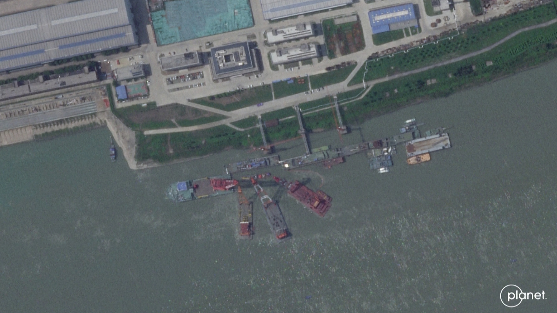 satellite images appear to show cranes at the Wuchang shipyard where Chinese sub should be 27092024 CREDIT Reuters