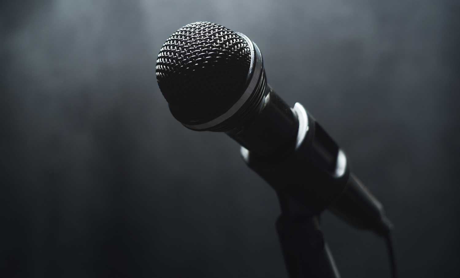 Comedia microphone for standup