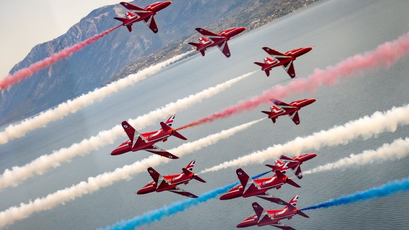 Ξεκινώντας στη δράση! Οι Red Arrows πηγαίνουν στην Ελλάδα για να ξεκινήσουν τις προπονήσεις πριν από τη σεζόν