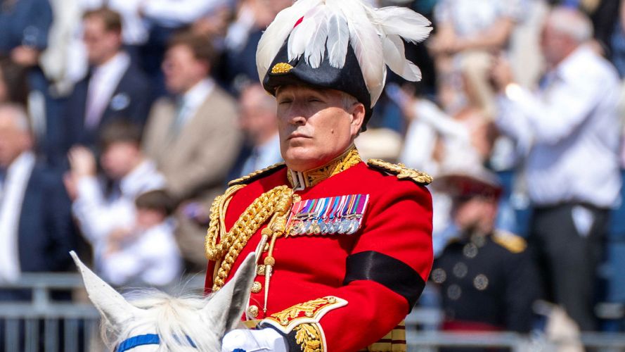 The major general in question is this man, Major General James Bowder, General Officer Commanding London District and the major general commanding the Household Division The major general in question is this man, Major General James Bowder, General Officer Commanding London District and the major general commanding the Household Division