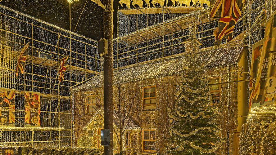 Another angle of the decorations at Richard Iles' house (Picture: The Taxi Charity) Another angle of the decorations at Richard Iles' house