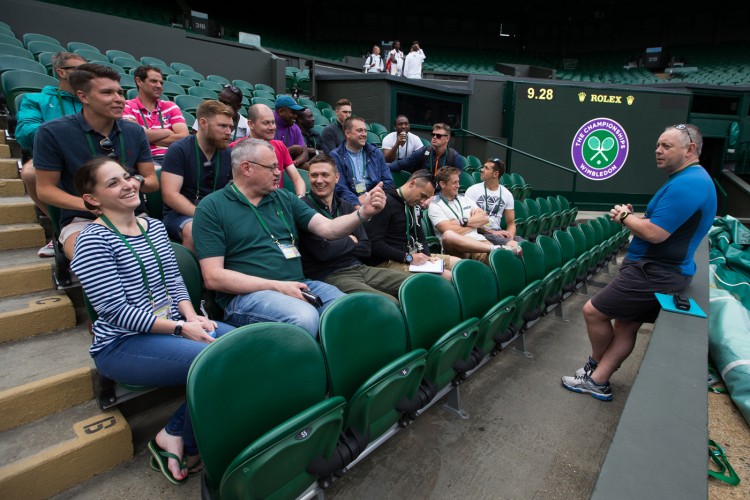 Private Richards attends her daily morning briefing on Centre Court