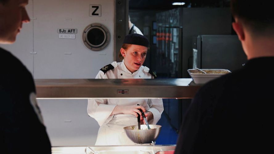 The emphasis is on quick, easy, healthy, tasty and fresh – thanks to batch cooking to keep up with demand (Picture: MOD) HMS Queen Elizabeth is trialling Generational change to feeding (GenChange) and all-day grazing pic MOD