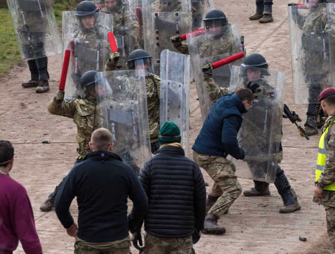 2 Para Riot Training