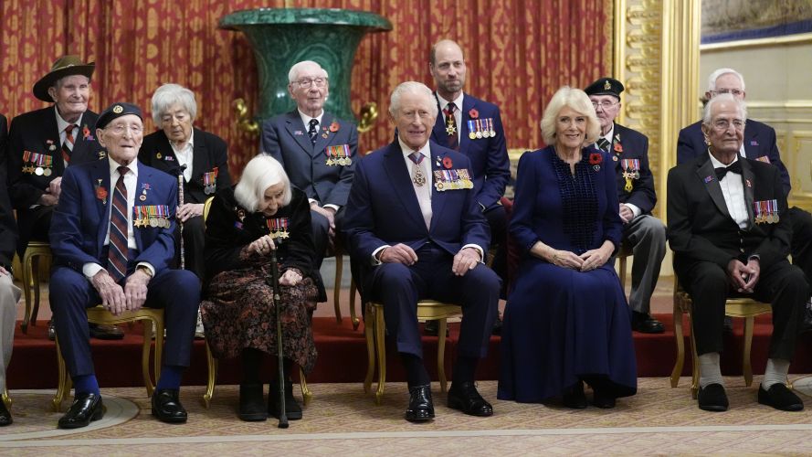 King and Queen marked the 80th anniversary of WWII at Windsor Castle