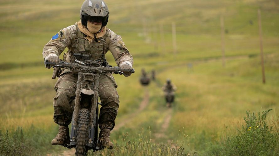 Even though these ones are electric, paras are no strangers to riding bikes, with the Welbike being used at Arnhem during Operation Market Garden in WW2