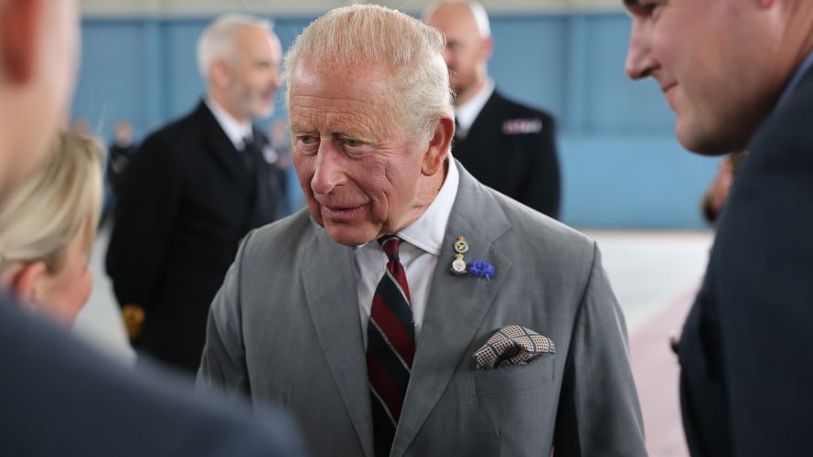 The King took a great interest in the work of F-35B crews (Picture: BFBS)