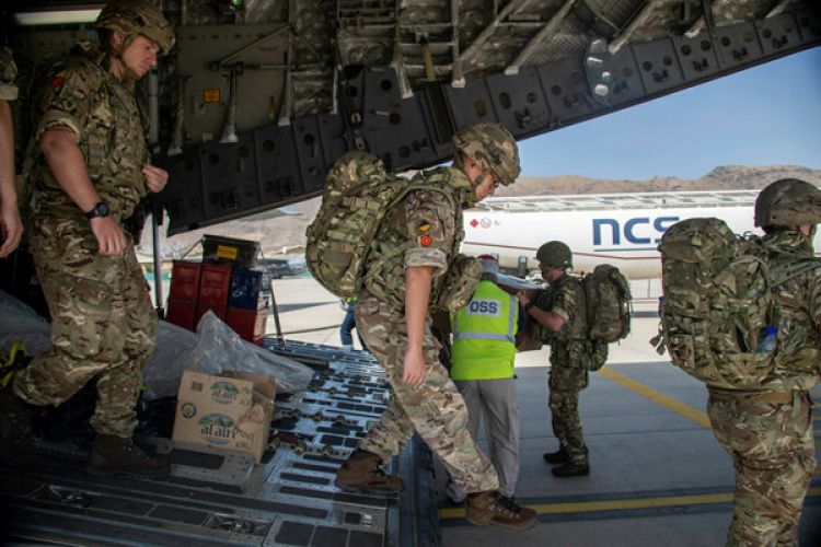 British Forces from 16 Air Assault Brigade arrive in Kabul as part of Operation Pitting (Picture: MOD).