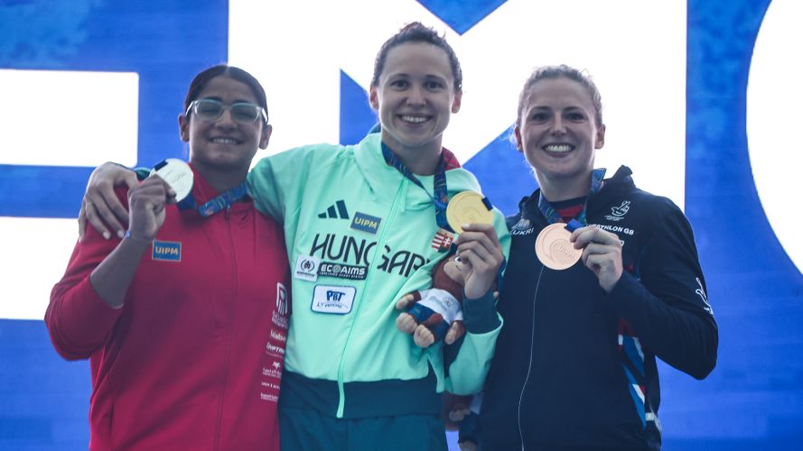From left: Egypt's Flarida Khalil, Hungary's Blanka Guzi and Great Britain's Kerenza Bryson. (Picture: UIPM World Pentathlon/Nuno Gonçalves) 30082026 Kerenza Bryson UIPM World Championships 5 CREDIT UIPM World Pentathlon Nuno Gonçalves.jpg