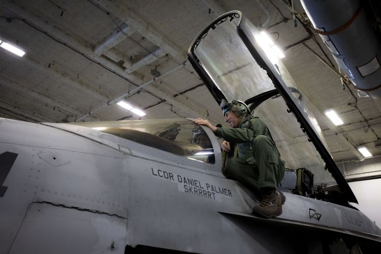 The First Sea Lord performed a seat check, prior to taking flight 