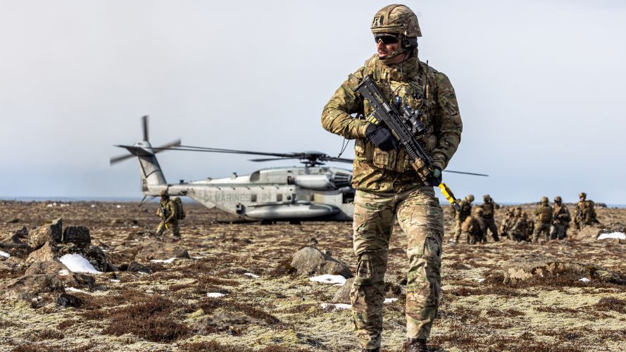 42 Commando Royal Marines, US Marines, Icelandic Coast Guard execute tactical recovery of aircraft 2022 21042022 CREDIT Royal Navy.jpg