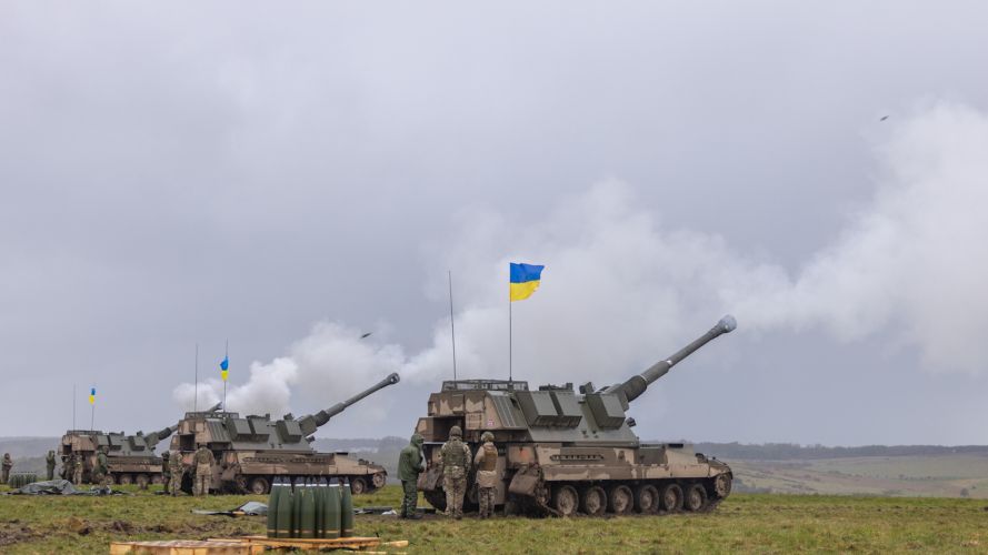 The AS90 is an agile and accurate, modern artillery system which provides armoured protection to its crew (Picture: MOD). AS90 155mm self propelled gun Ukraine Royal School of Artillery training UK service personnel 5 240323 CREDIT MOD