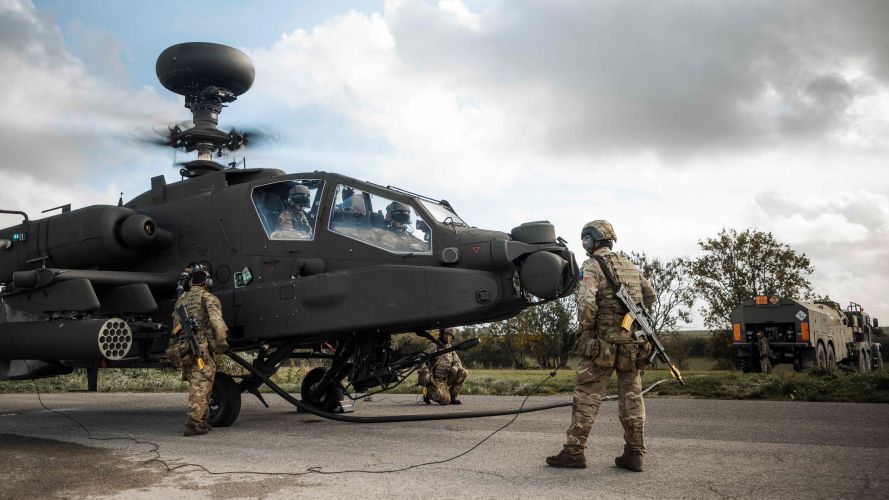 Apache AH64-E gets refuelled by members of 3 Regt Army Air Corps 26102022 CREDIT MOD Crown Copyright.jpg