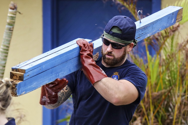 Members of HMS Ocean on Carribean relief