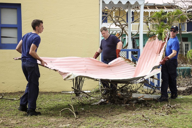 Members of HMS Ocean on Carribean relief