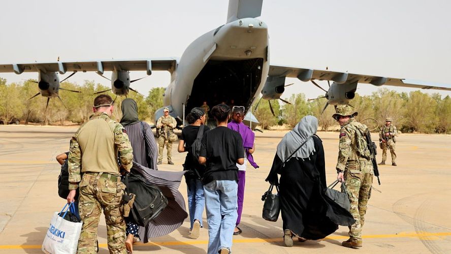British Nationals being evacuated from Sudan by UK military personnel 25042023 CREDIT MOD Crown Copyright