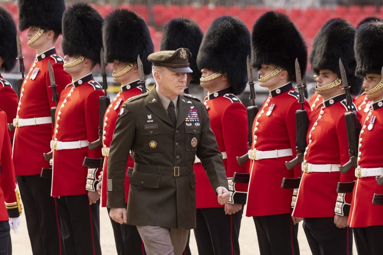 Chief of Staff of US Army General James C. McConville inspects the Guard of Honour in London during his visit 120422 CREDIT UK MOD © Crown copyright 2022