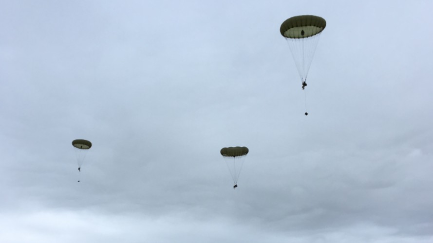 Ex Joint Warrior: 2 Para leap on to the STANTA ranges