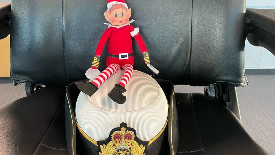 Elf on the shelf ‘borrowed’ the CO's epaulettes RFA Tiderace 05122021 CREDIT RFA Tiderace Twitter.jpeg_.jpg