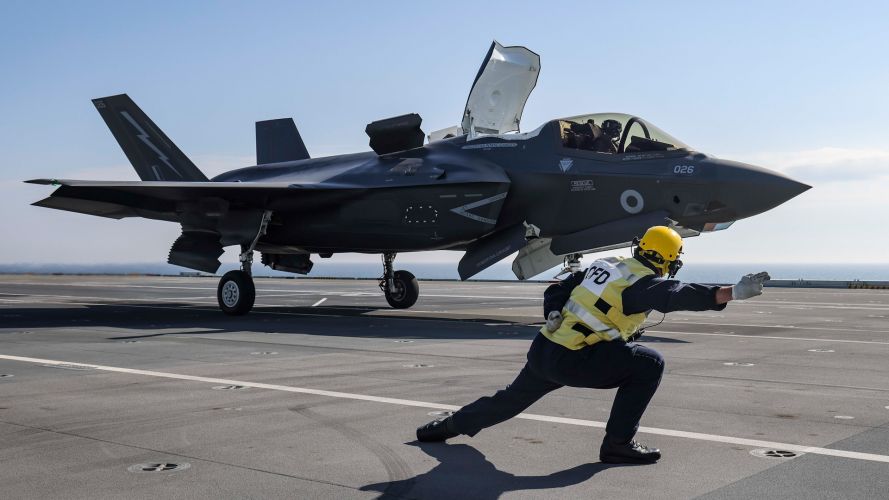F-35B jet receives the signal to take off from HMS Queen Elizabeth 110923 CREDIT MOD