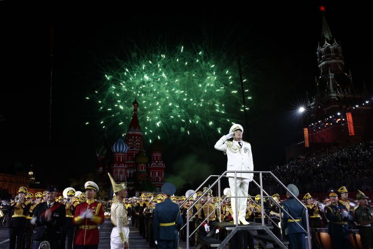 Fireworks go off over Red Square during the closing ceremony of the Spasskaya Tower Festival 2019, Moscow (Picture: PA).