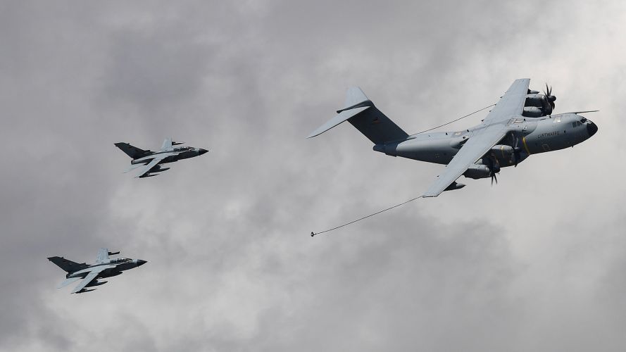 German Air Force mid-air refuelling Panavia Tornado ECR RIAT RAF Fairford Gloucestershire Image ID 2RCK7CN 150723 CREDIT MI News & Sport, Alamy Live News