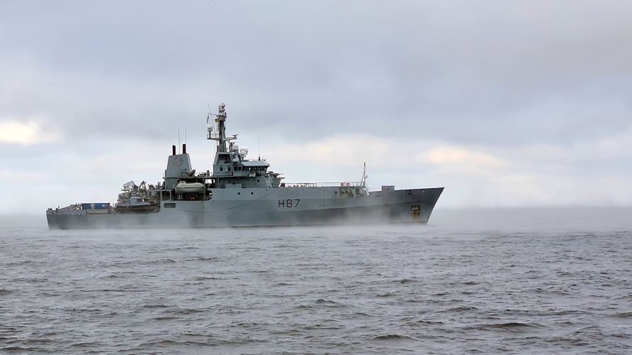 HMS Echo moves through the Arctic mist 20092021 Credit Royal Navy MOD.jpg 