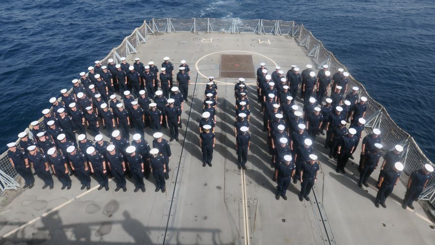 HMS Montrose's Jubilee tribute to The Queen 27052022 CREDIT ROYAL NAVY.jpg