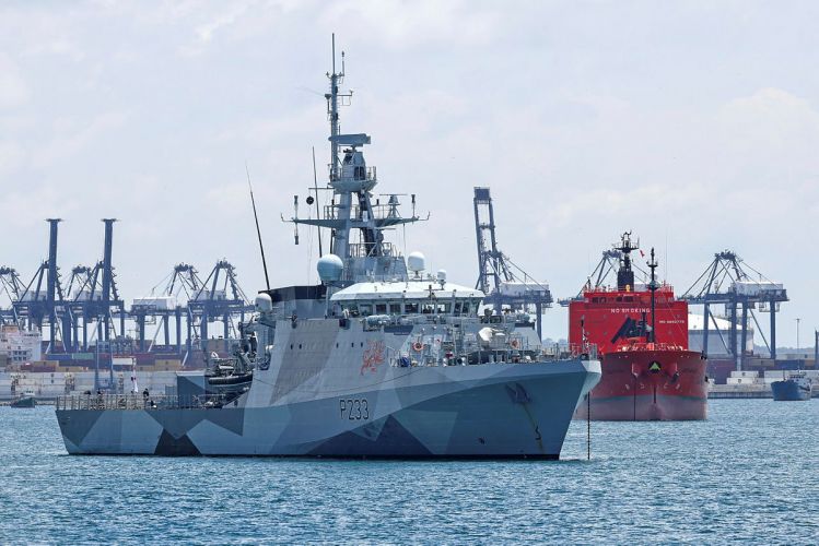 HMS Tamar transiting from the Atlantic Ocean entrance of the Panama Canal as the ship heads on a 5-year ongoing presence in the Indo-Pacific region 031021 CREDIT MOD.jpg