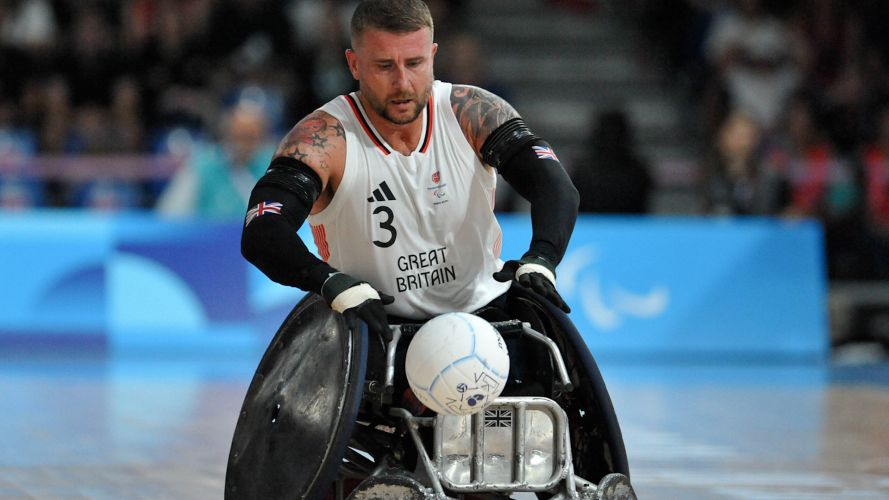IMAGE ID 2Y06X25 Great Britain’s Stuart Robinson competes in Wheelchair Rugby against France at the 2024 Paralympic Games in Paris NO REUSE CREDIT Michael Preston Alamy Stock Photo.jpg