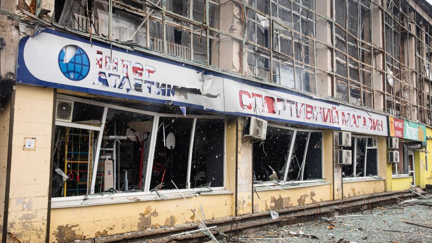 Image ID 2HTPR6N Civilian sports club gym and store left damaged after Russian rocket attack on Kyiv 0203202 CREDIT CREDIT Mykhailo Palinchak,Alamy Stock Photo.jpg