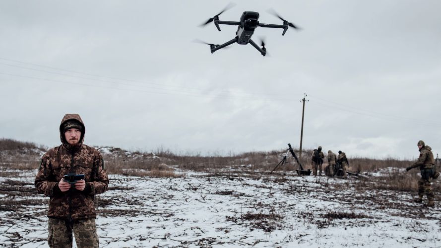 Image ID 2PDF1PT drone pilot in the Ukrainian army, trains to fly unmanned aircraft in the Donetsk Oblast 14022023 CREDIT Zuma, Alamy EXP 23112024